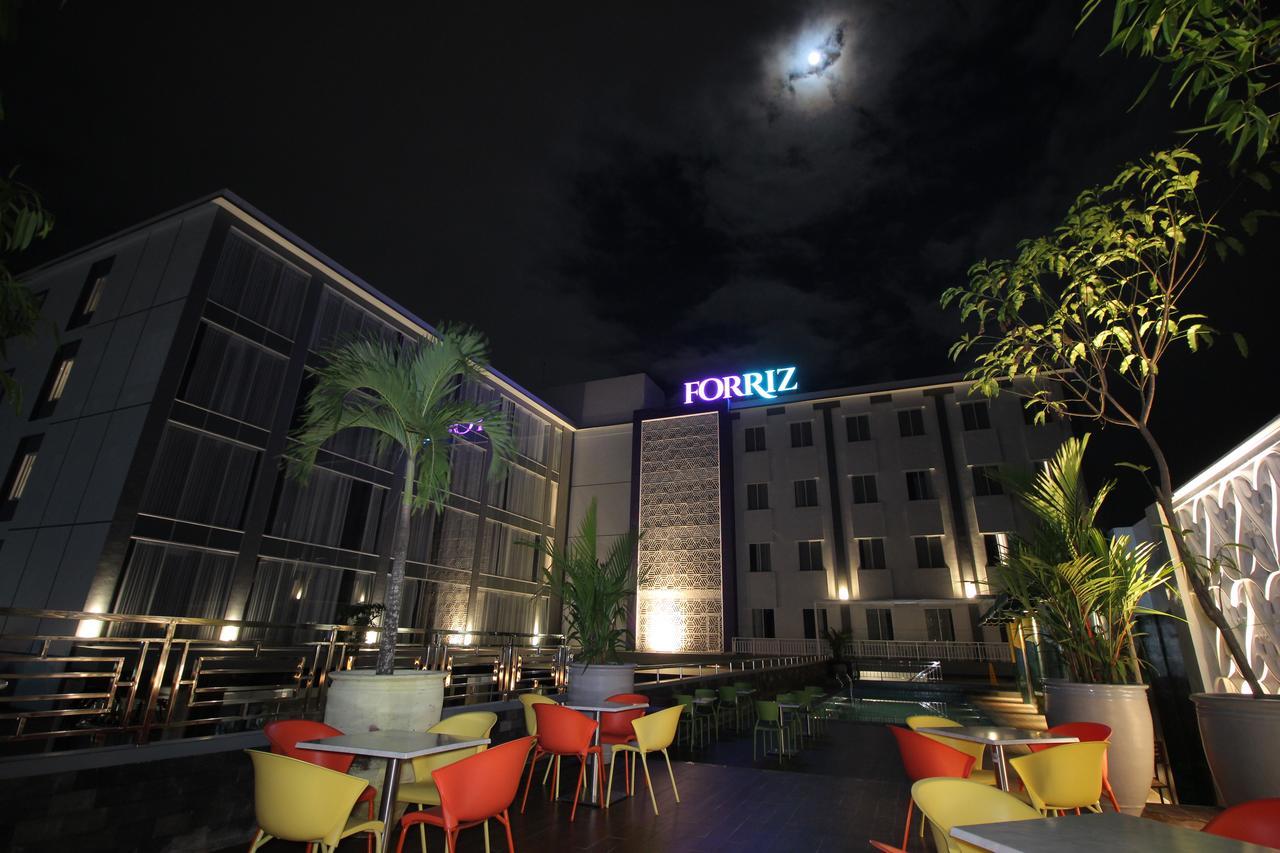 Forriz Hotel Джок'якарта Екстер'єр фото